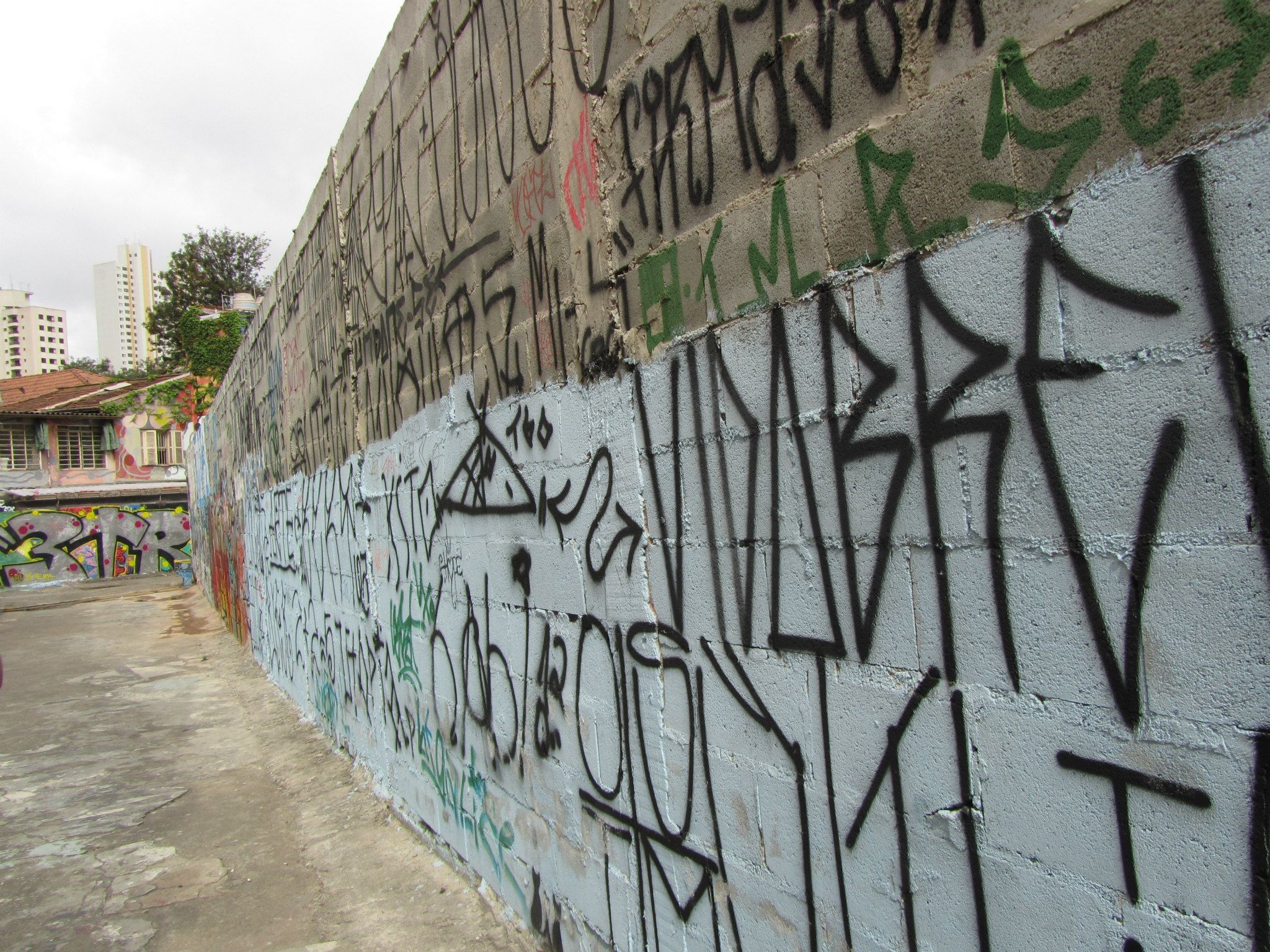 Pixação: the story behind São Paulo's 'angry' alternative to graffiti, Cities